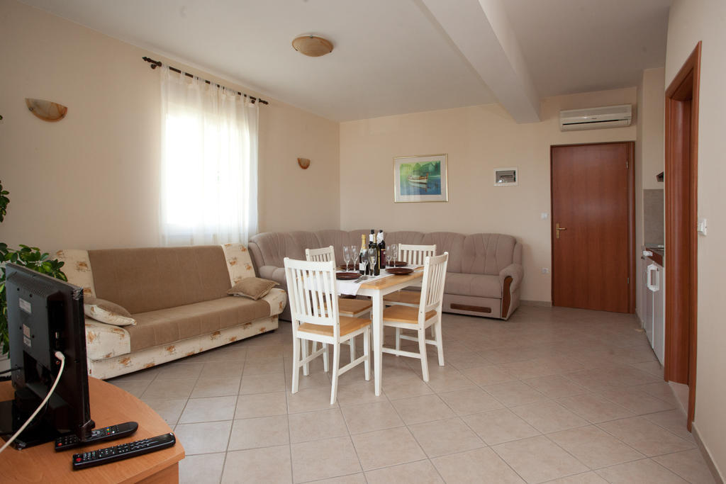 Yacht Beach Apartments Kaštela Rum bild