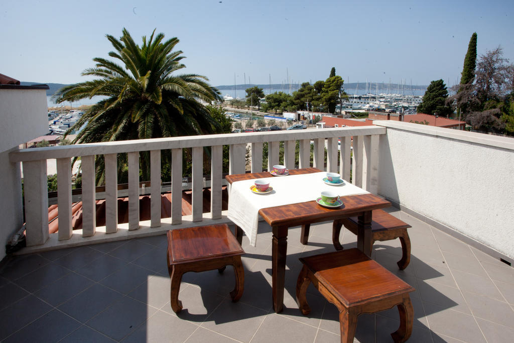 Yacht Beach Apartments Kaštela Rum bild