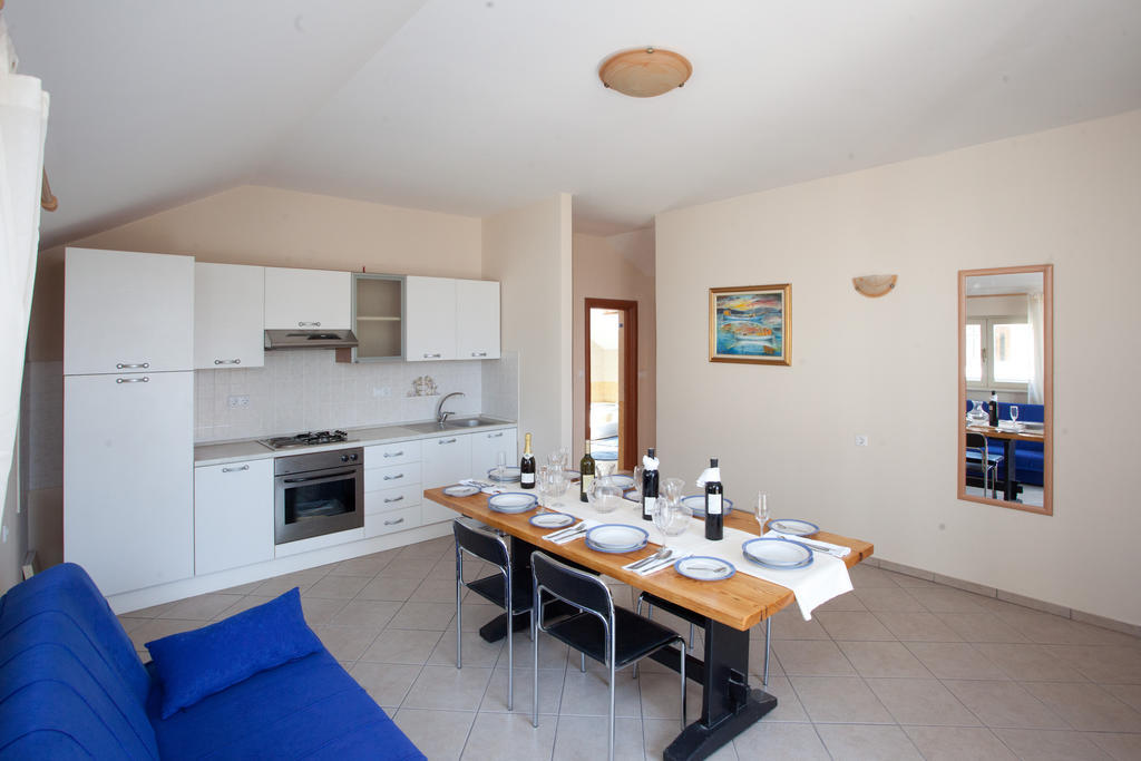 Yacht Beach Apartments Kaštela Rum bild